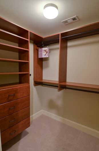 Humphreys Partners Architects Grant Park Residences Closet