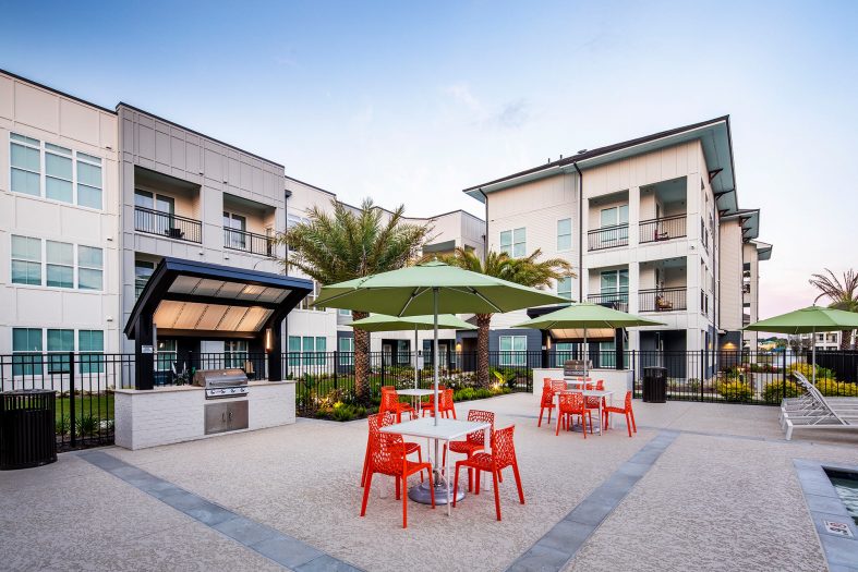 Humphreys Partners Sawgrass Point Courtyard 01