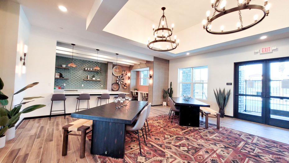 ThePlazaTaos_Apartments_ChandlerAZ_Lounge2_1